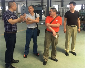 北京客户来秋立公司参观考察